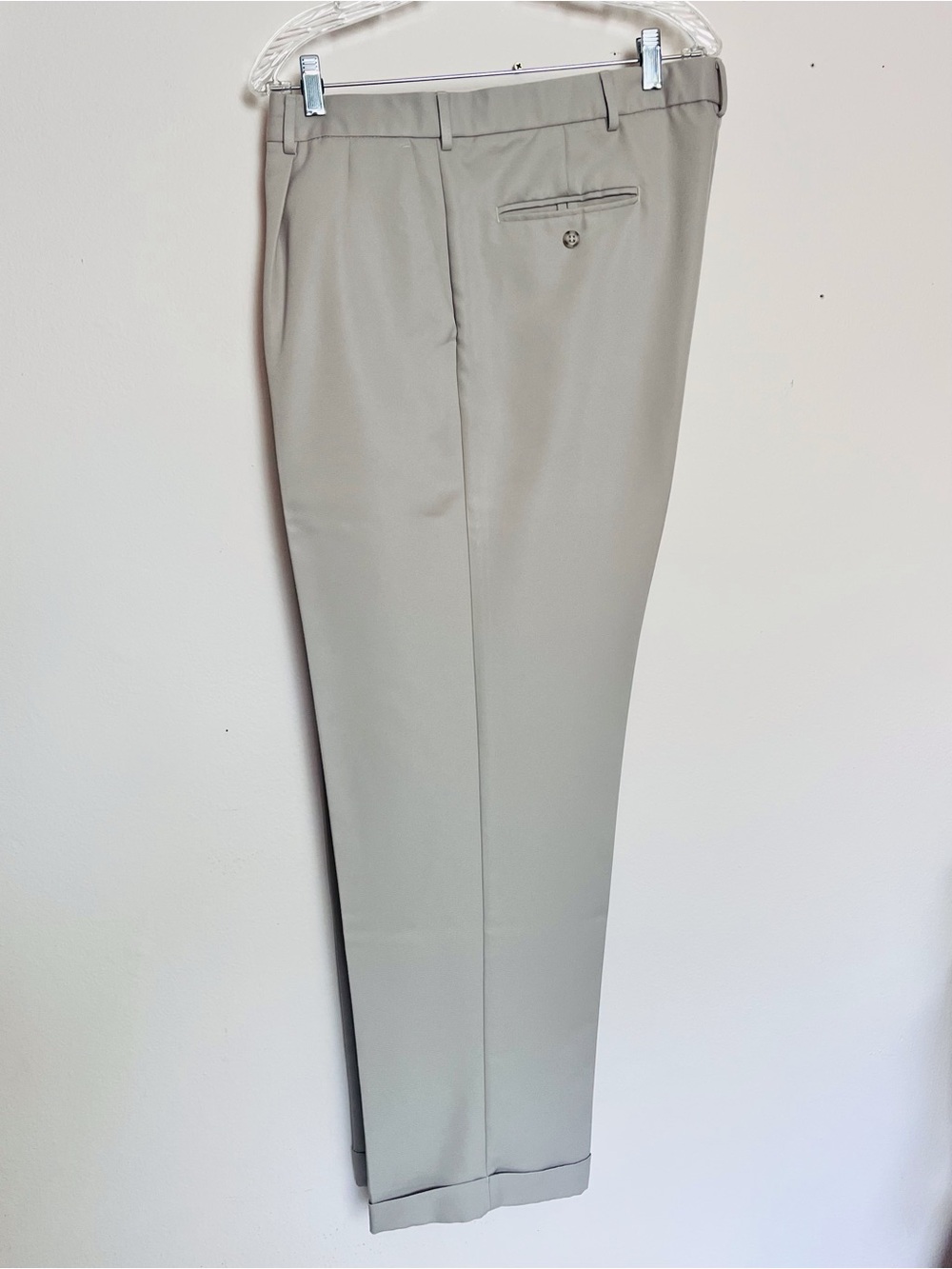 Dockers Men's Dress Pants in Light khaki SZ. 38 X 32x